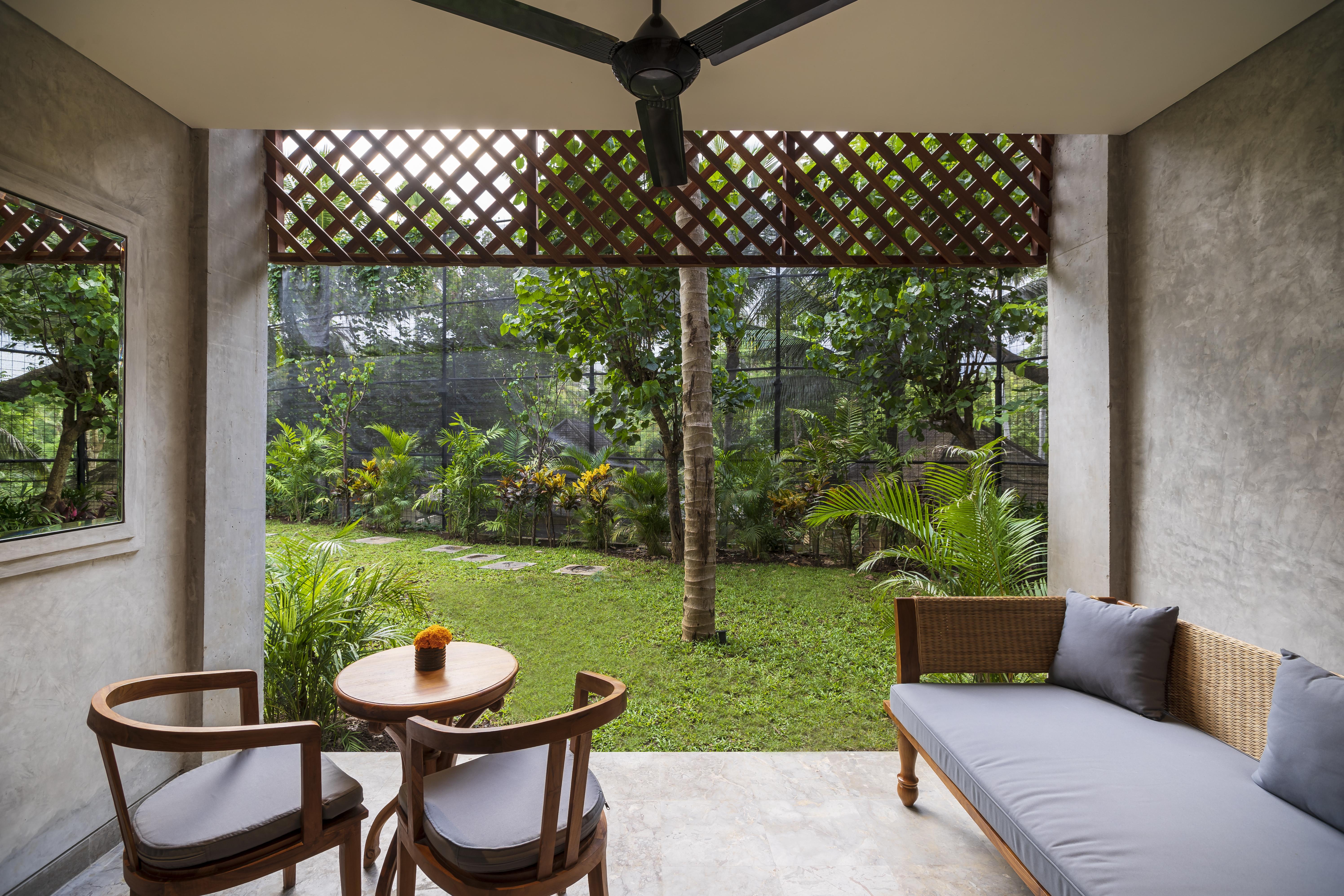 Hotel Adiwana Bisma Ubud Esterno foto A view of the garden from the hotel