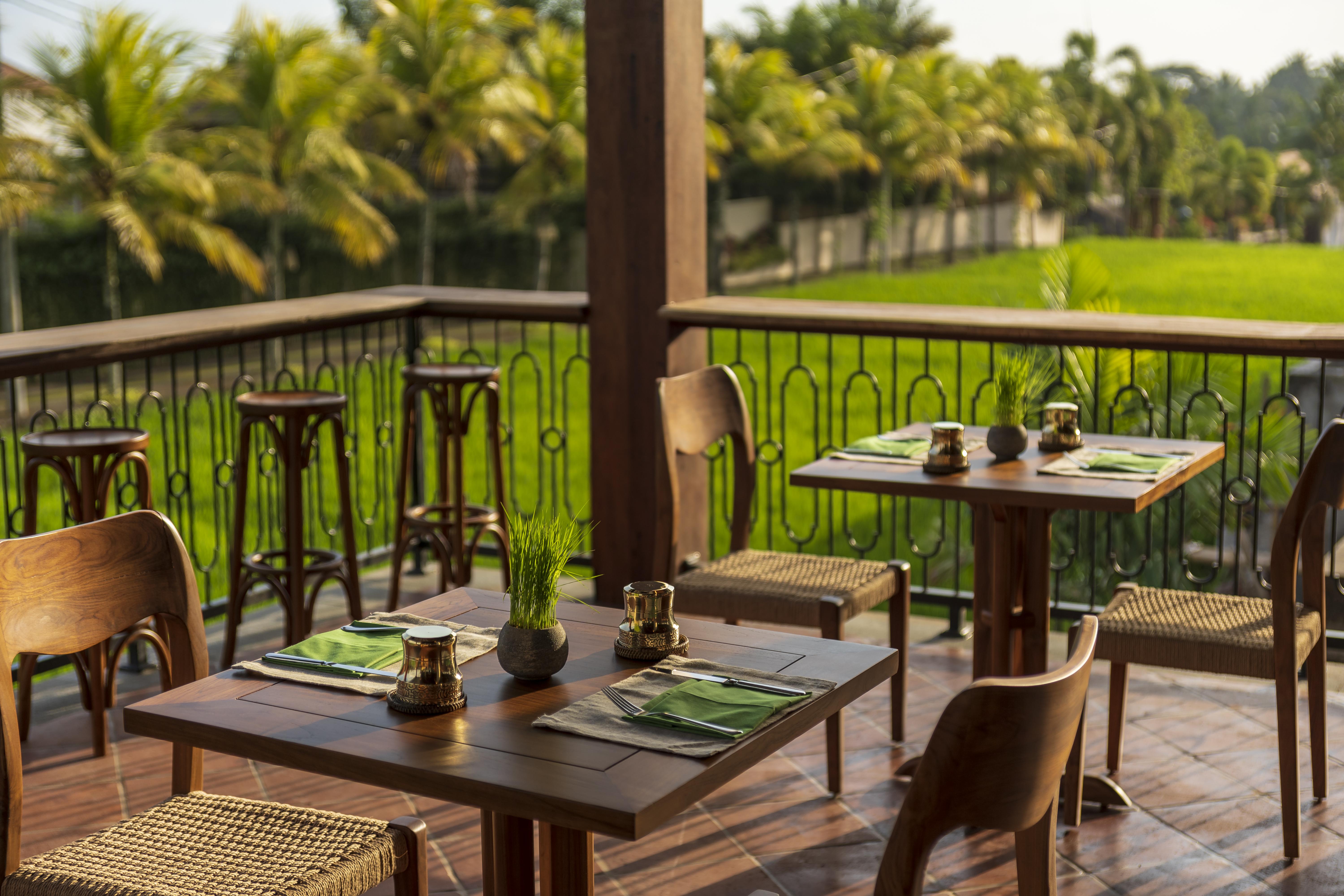 Hotel Adiwana Bisma Ubud Esterno foto The Deck