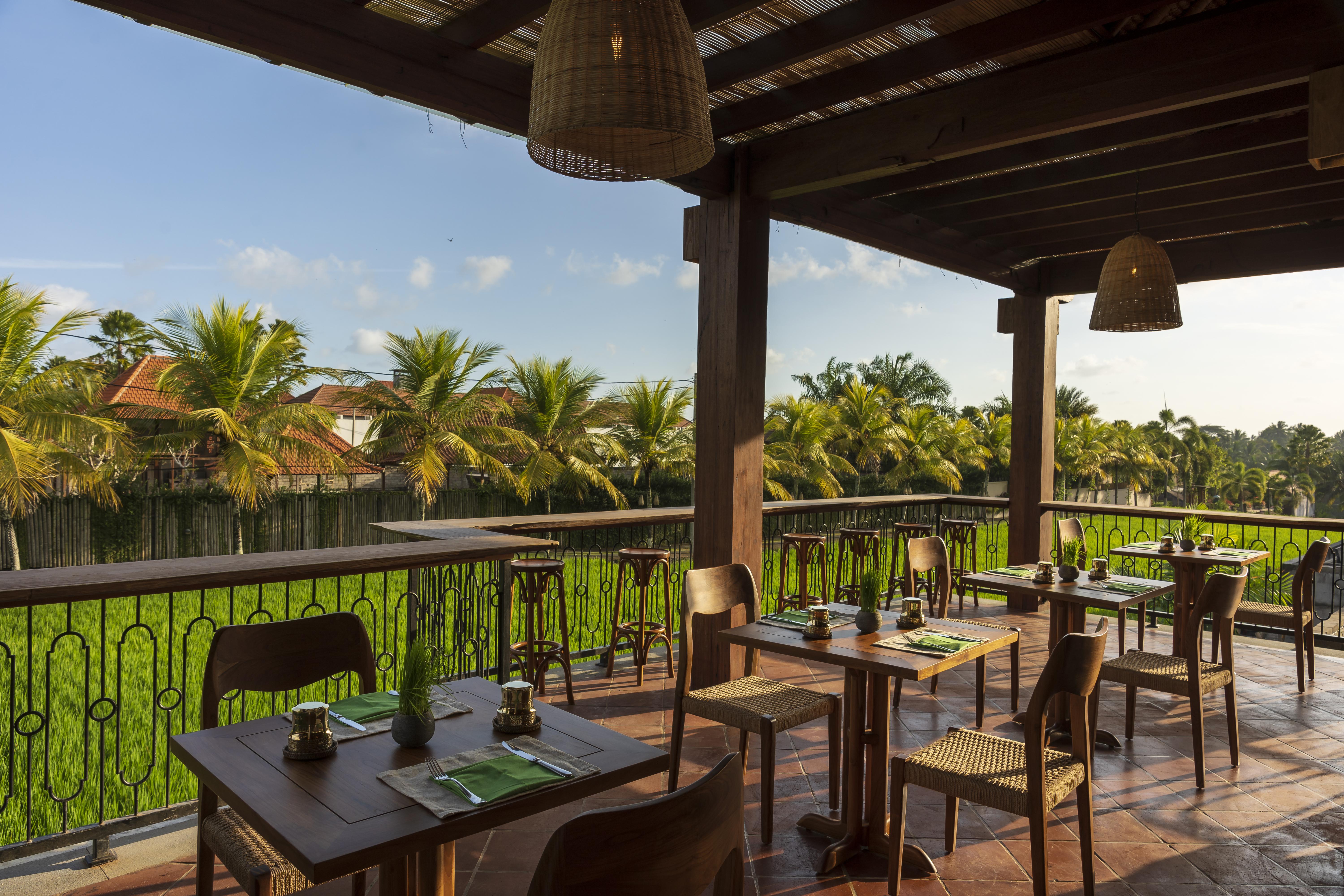 Hotel Adiwana Bisma Ubud Esterno foto The restaurant at the hotel