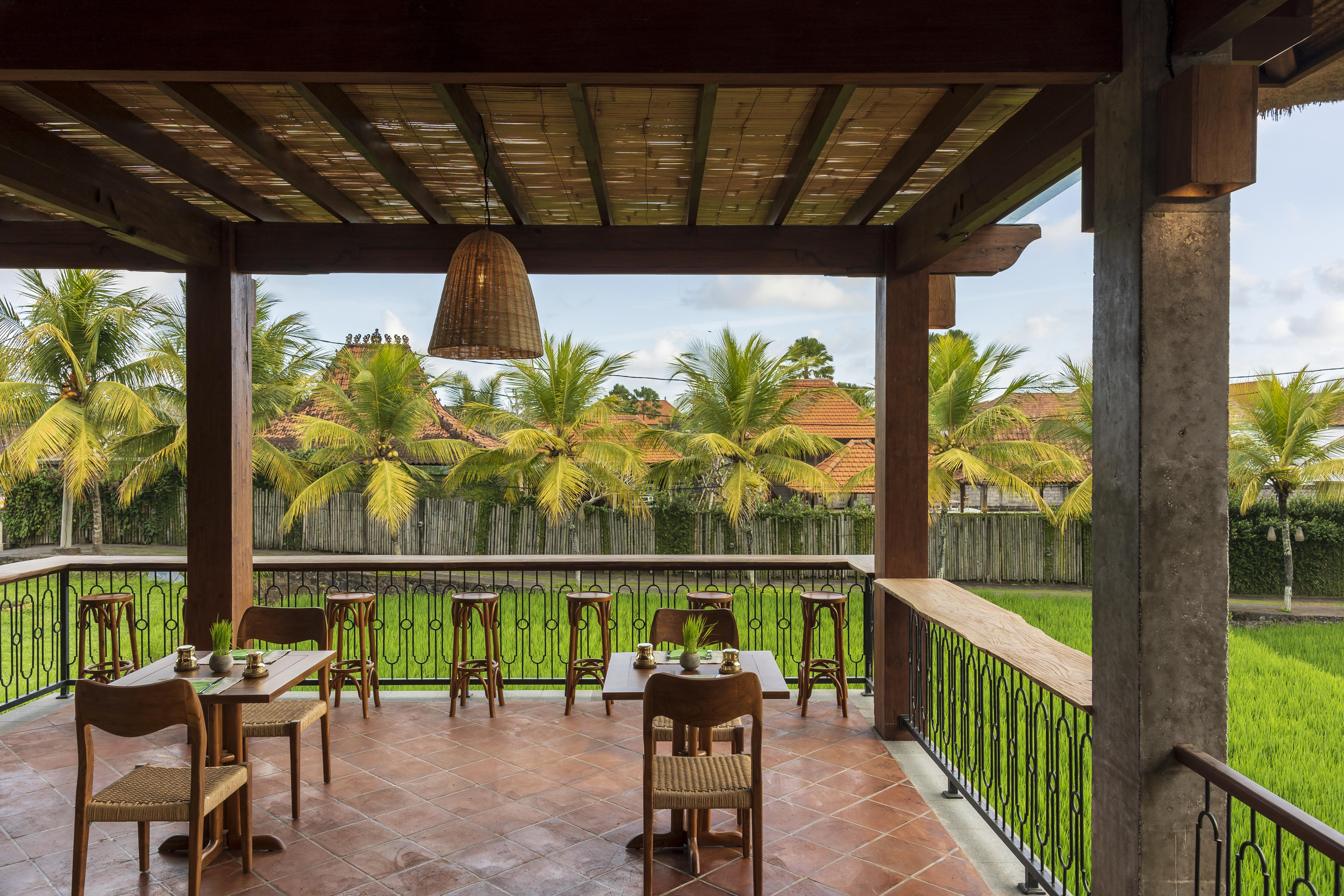 Hotel Adiwana Bisma Ubud Esterno foto The restaurant at the hotel