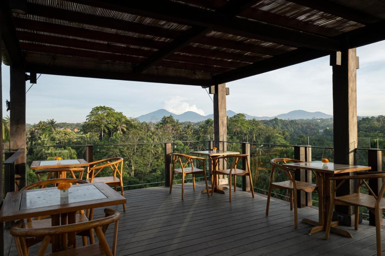 Hotel Adiwana Bisma Ubud Esterno foto View of Mount Apo from the restaurant