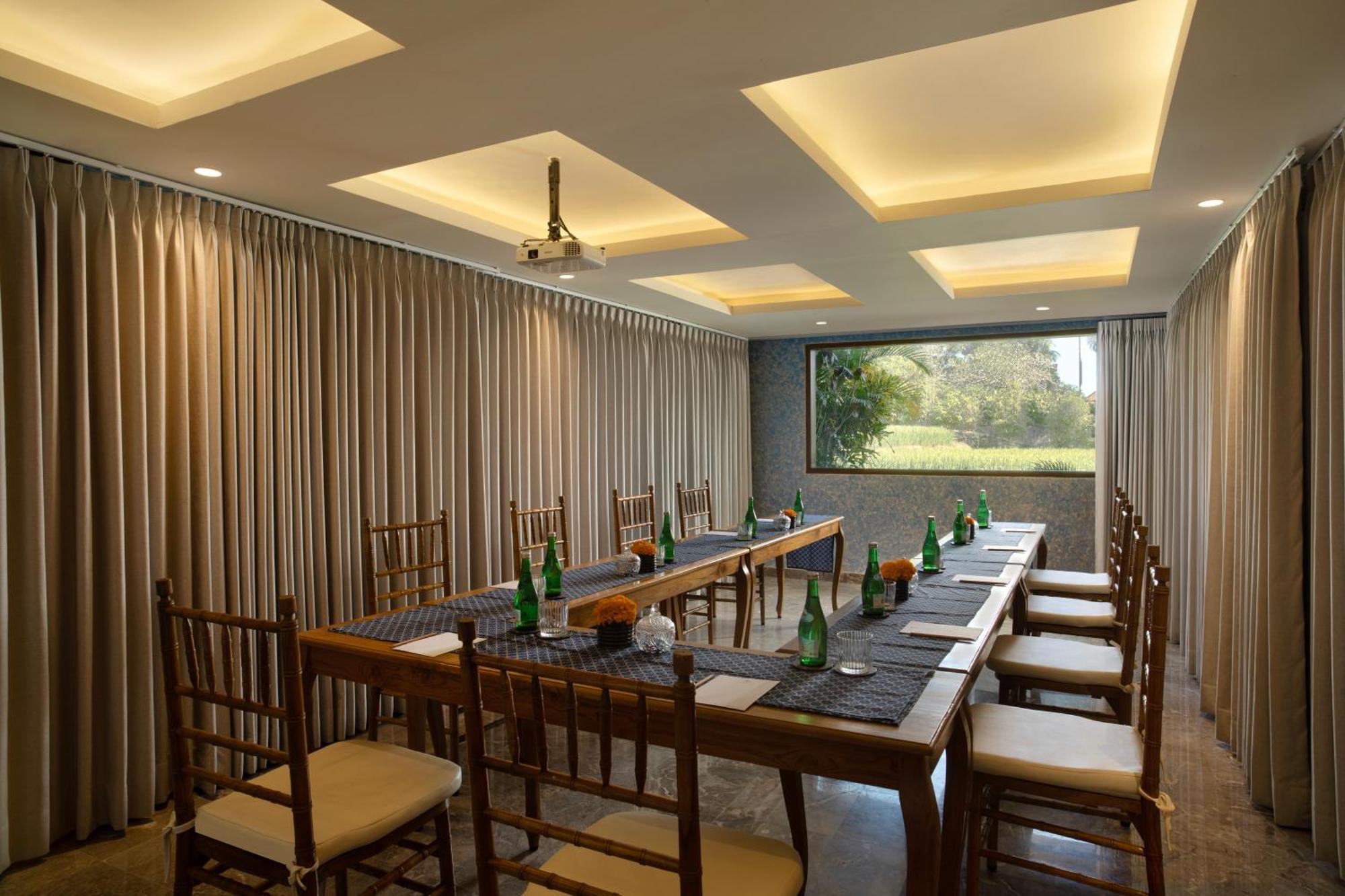 Hotel Adiwana Bisma Ubud Esterno foto Meeting room at the resort