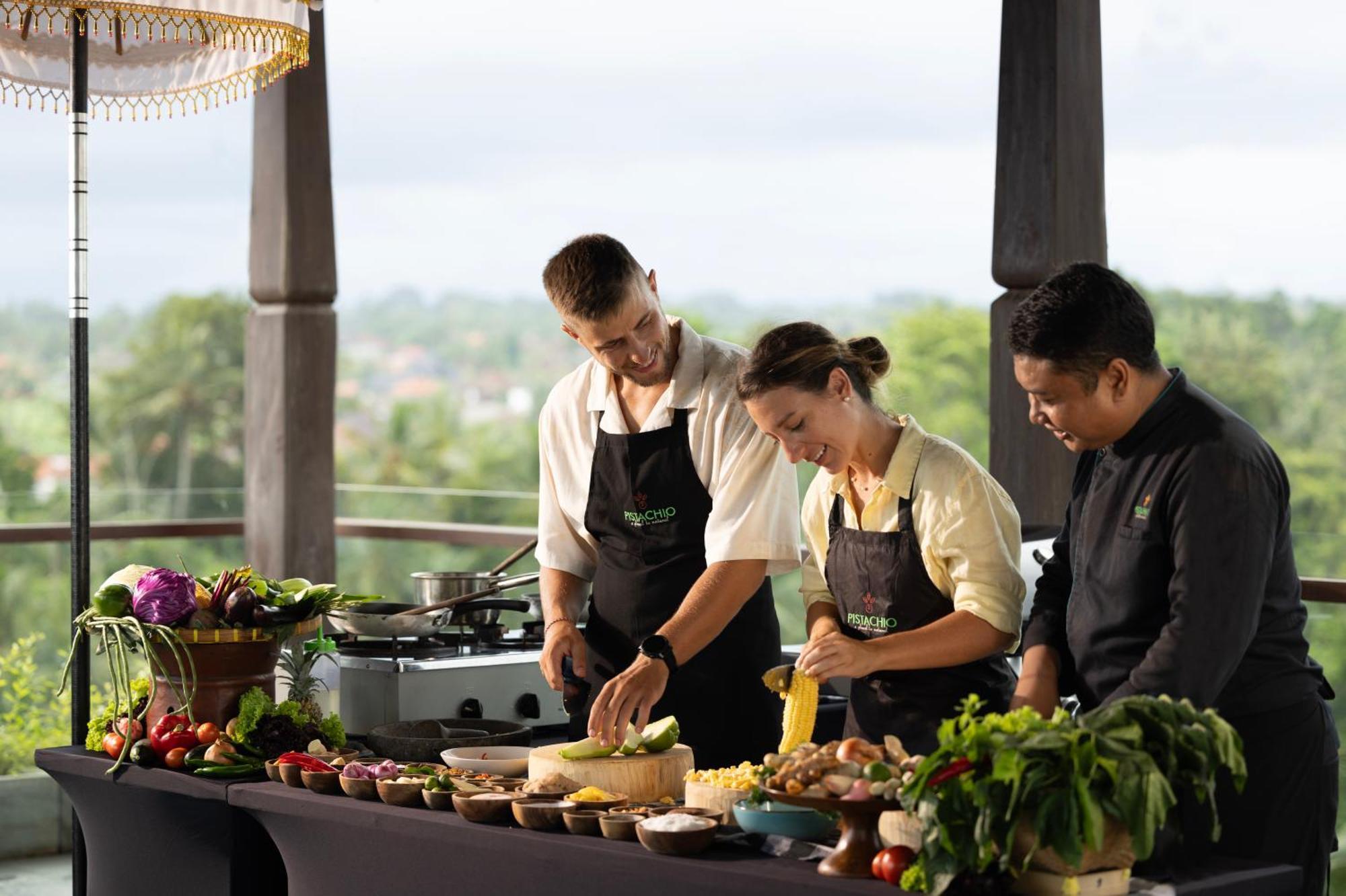 Hotel Adiwana Bisma Ubud Esterno foto Cooking with a Thermomix